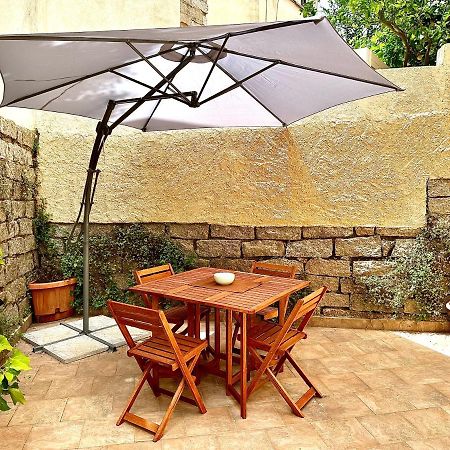 Spacious 3-Bedroom Apartment With Courtyard In Tempio Pausania - Perfect For Families Exterior photo