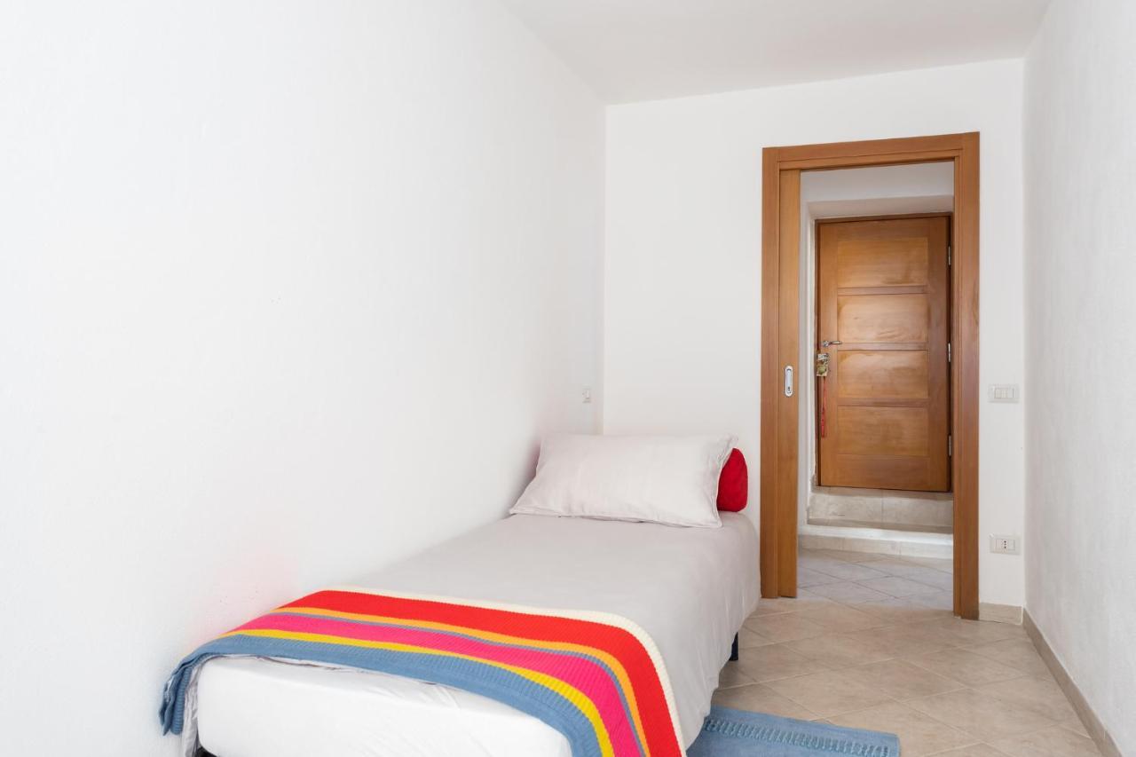 Spacious 3-Bedroom Apartment With Courtyard In Tempio Pausania - Perfect For Families Exterior photo