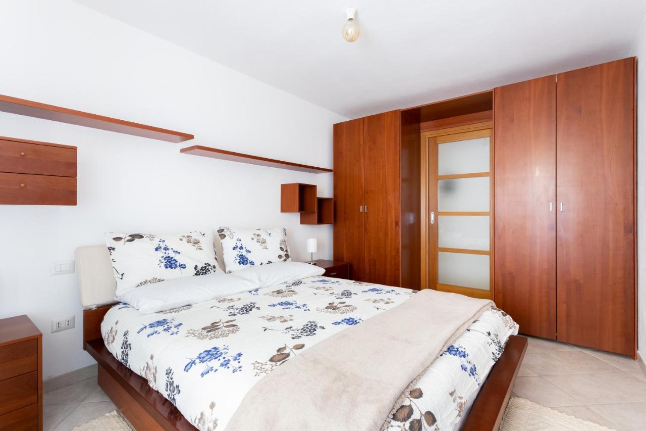 Spacious 3-Bedroom Apartment With Courtyard In Tempio Pausania - Perfect For Families Exterior photo